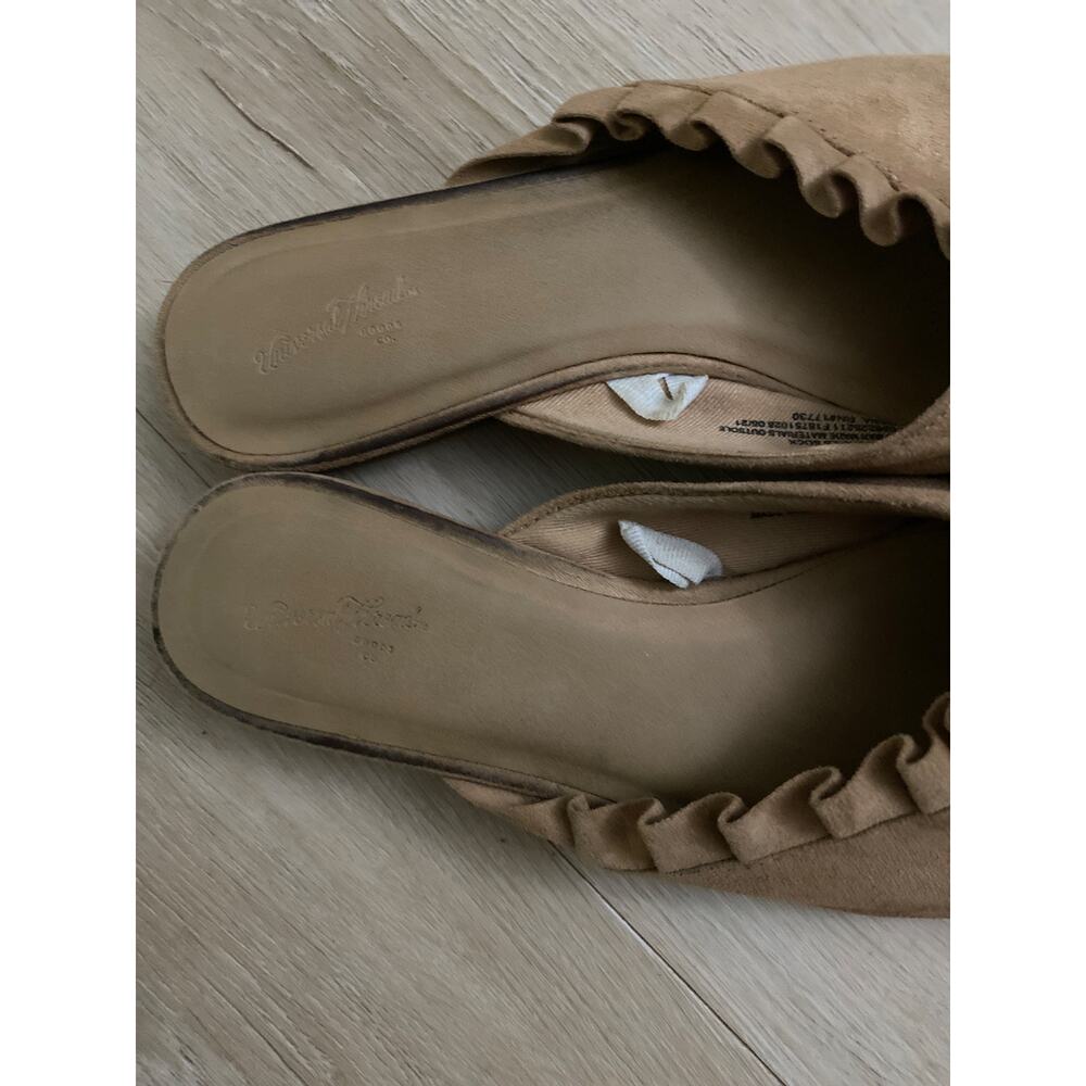 Universal Thread mules women’s size 9 tan suede ruffle - Picture 2 of 4